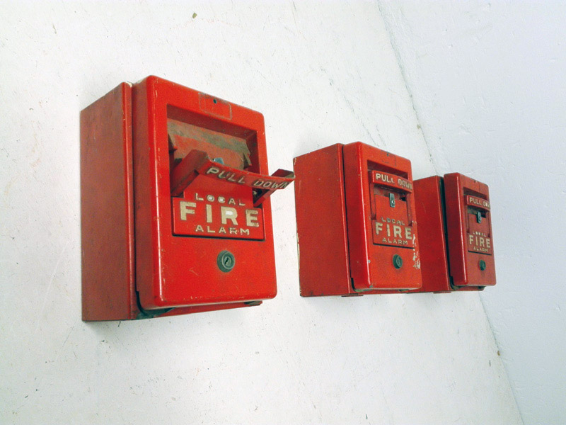 caja palanca alarma incendios emergencia ingles metal 18.5x13.5x10.7 3u